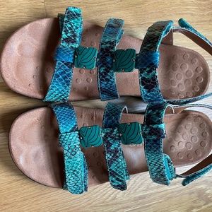 Vionic Turquoise Velcro Strap Sandal size 9M